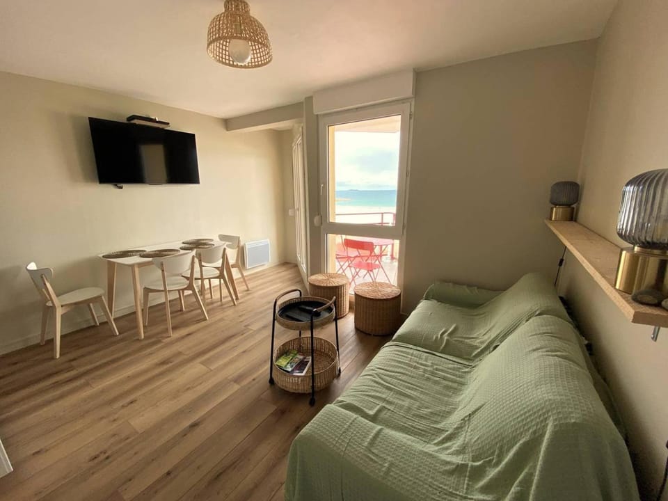 Appartement avec VUE MER EXCEPTIONNELLE plage de Trestraou à PERROS-GUIREC - Réf 510 Apartment in Perros-Guirec