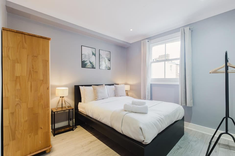 Bed, Photo of the whole room, Bedroom, wardrobe