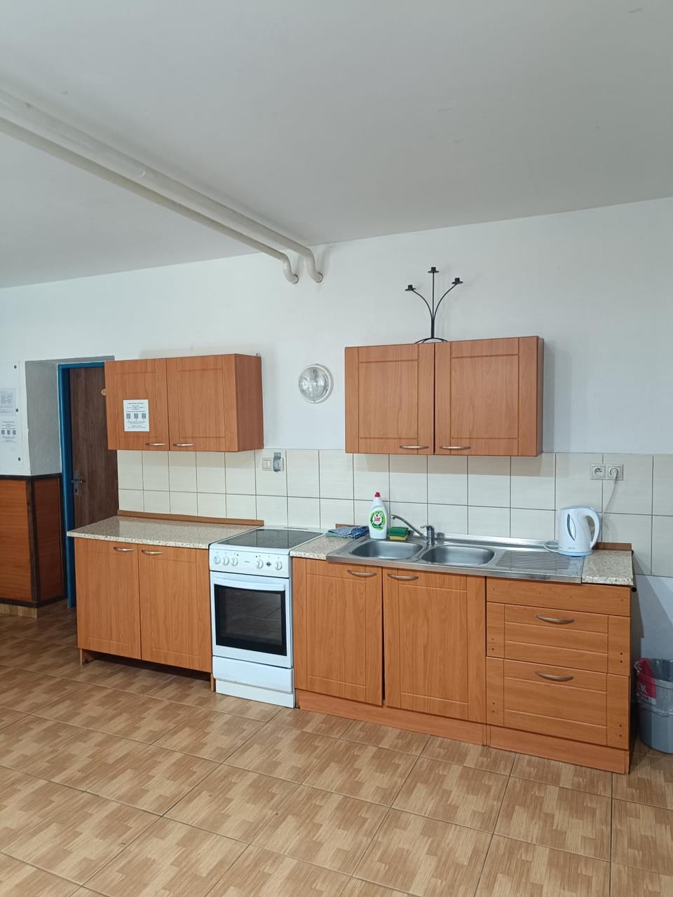 Kitchen or kitchenette, oven, pet friendly, stove