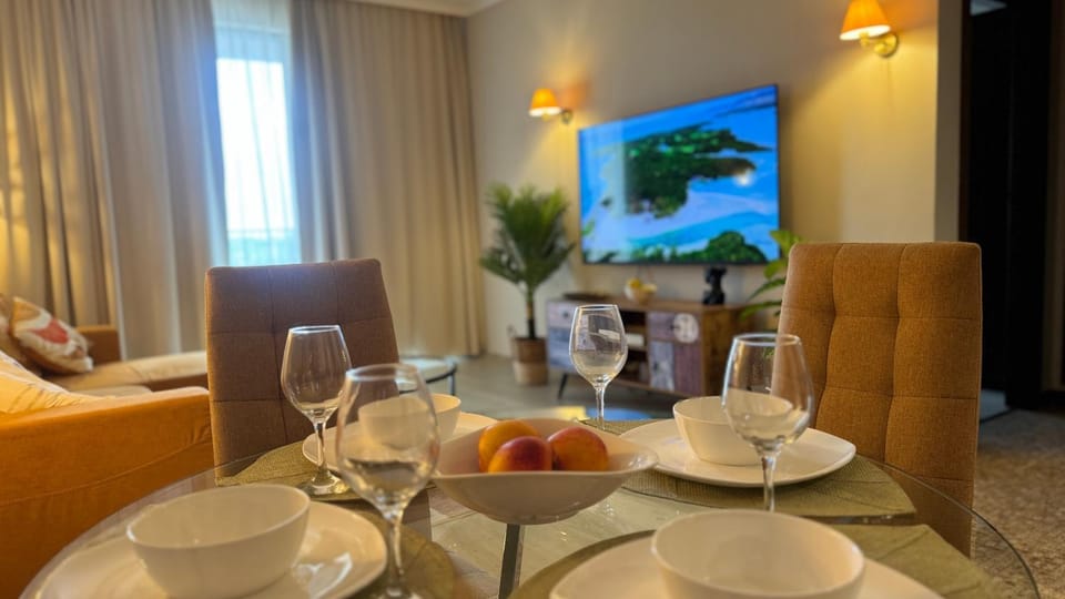 TV and multimedia, Living room, Dining area