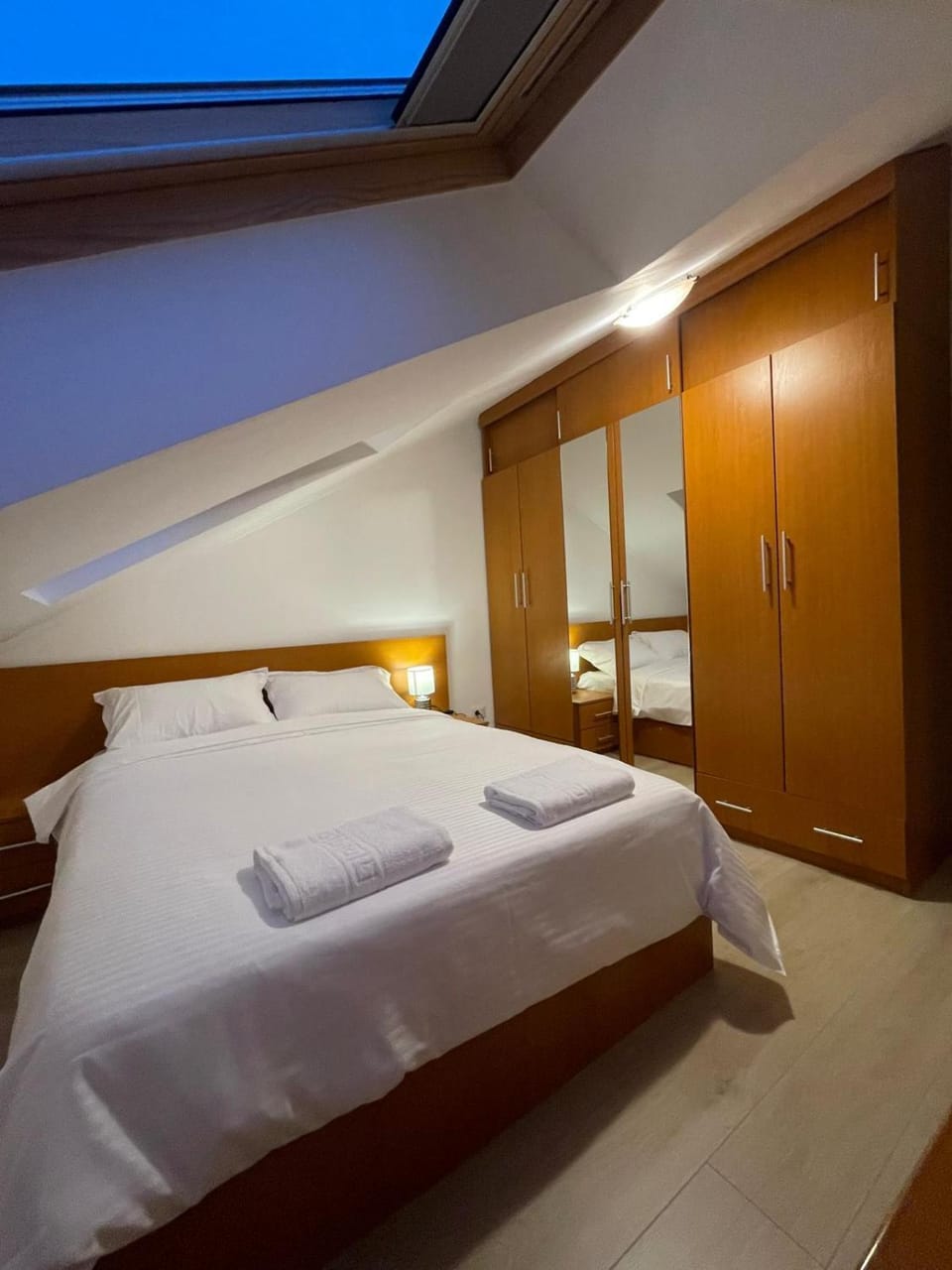 Bed, Photo of the whole room, Bedroom, wardrobe