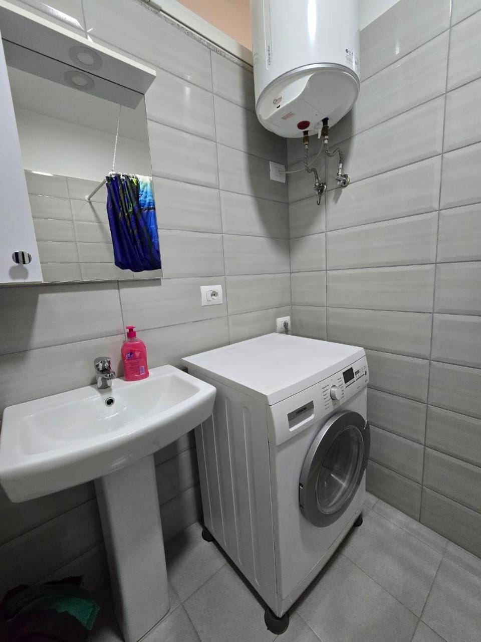 Bathroom, towels, washing machine, dryer