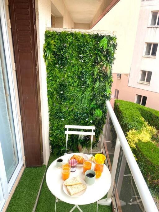 Balcony/Terrace, Breakfast