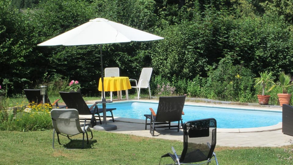 Swimming pool, Swimming pool