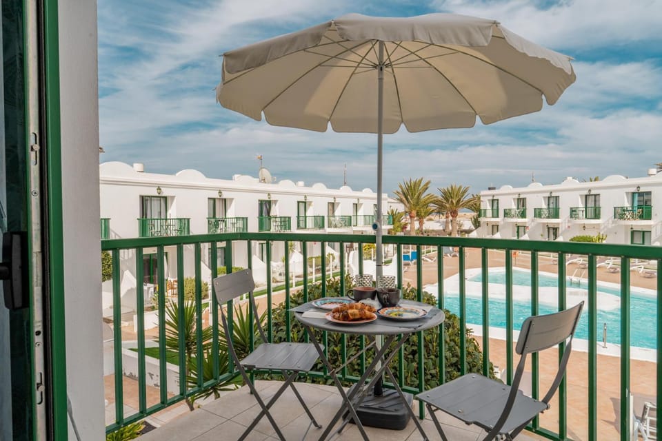 Balcony/Terrace, Swimming pool