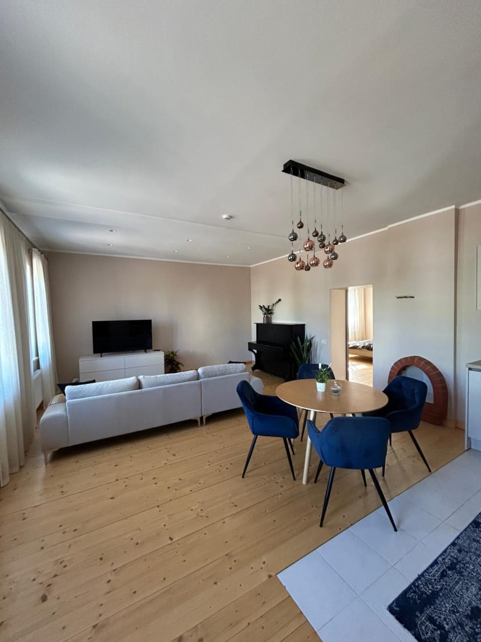 Communal lounge/ TV room, TV and multimedia, Living room, Photo of the whole room