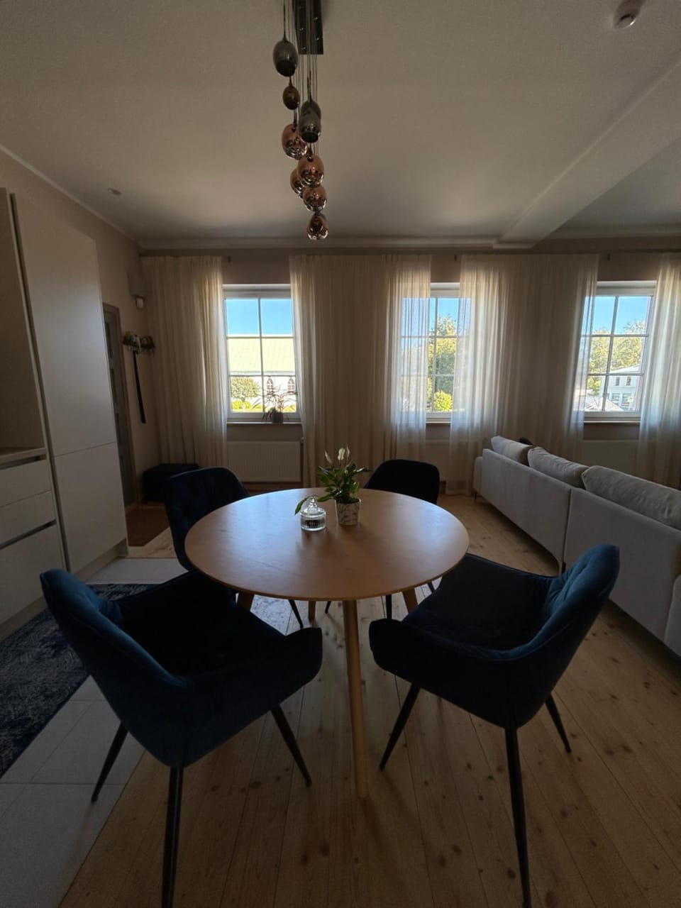 Living room, Dining area