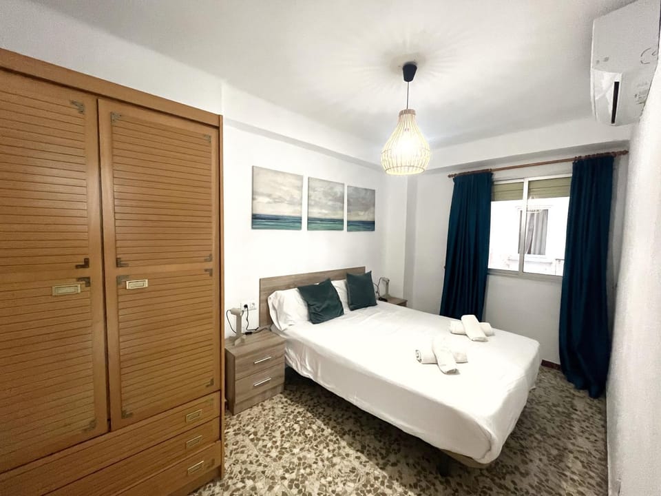 Bed, Photo of the whole room, Bedroom, wardrobe