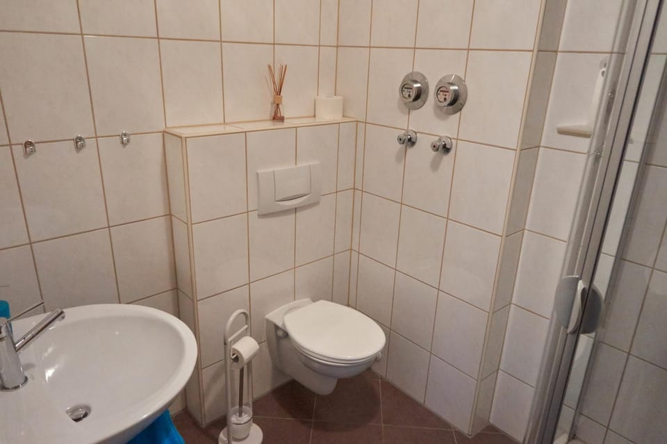 Toilet, Bathroom