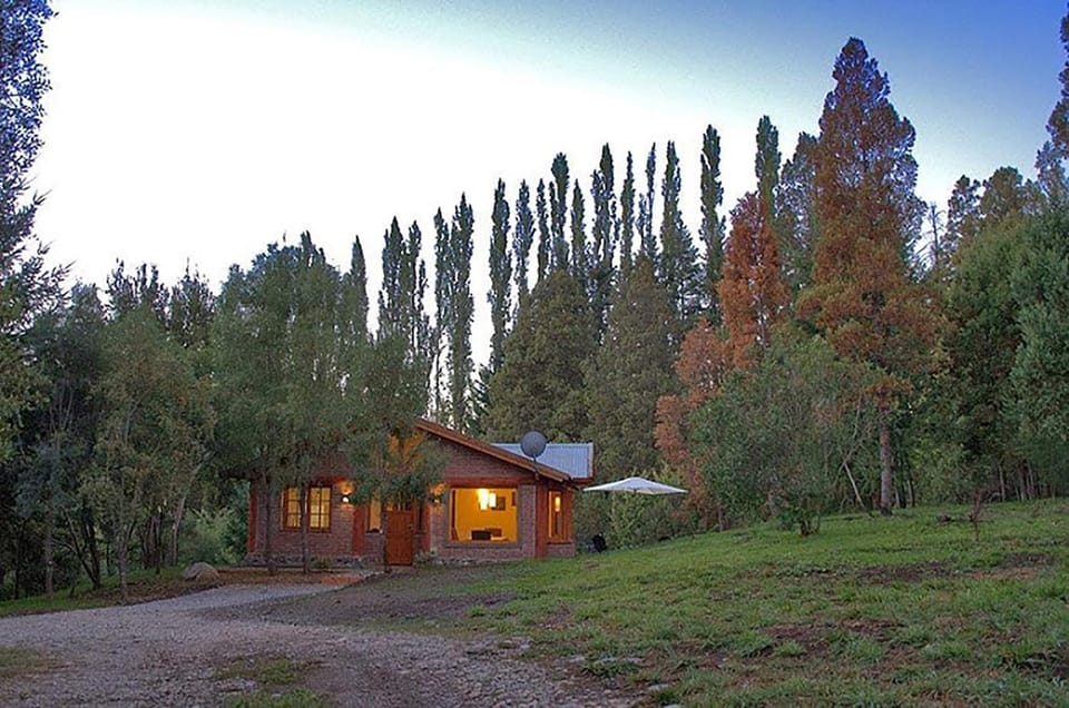 Camino de los Pioneros House in El Bolsón