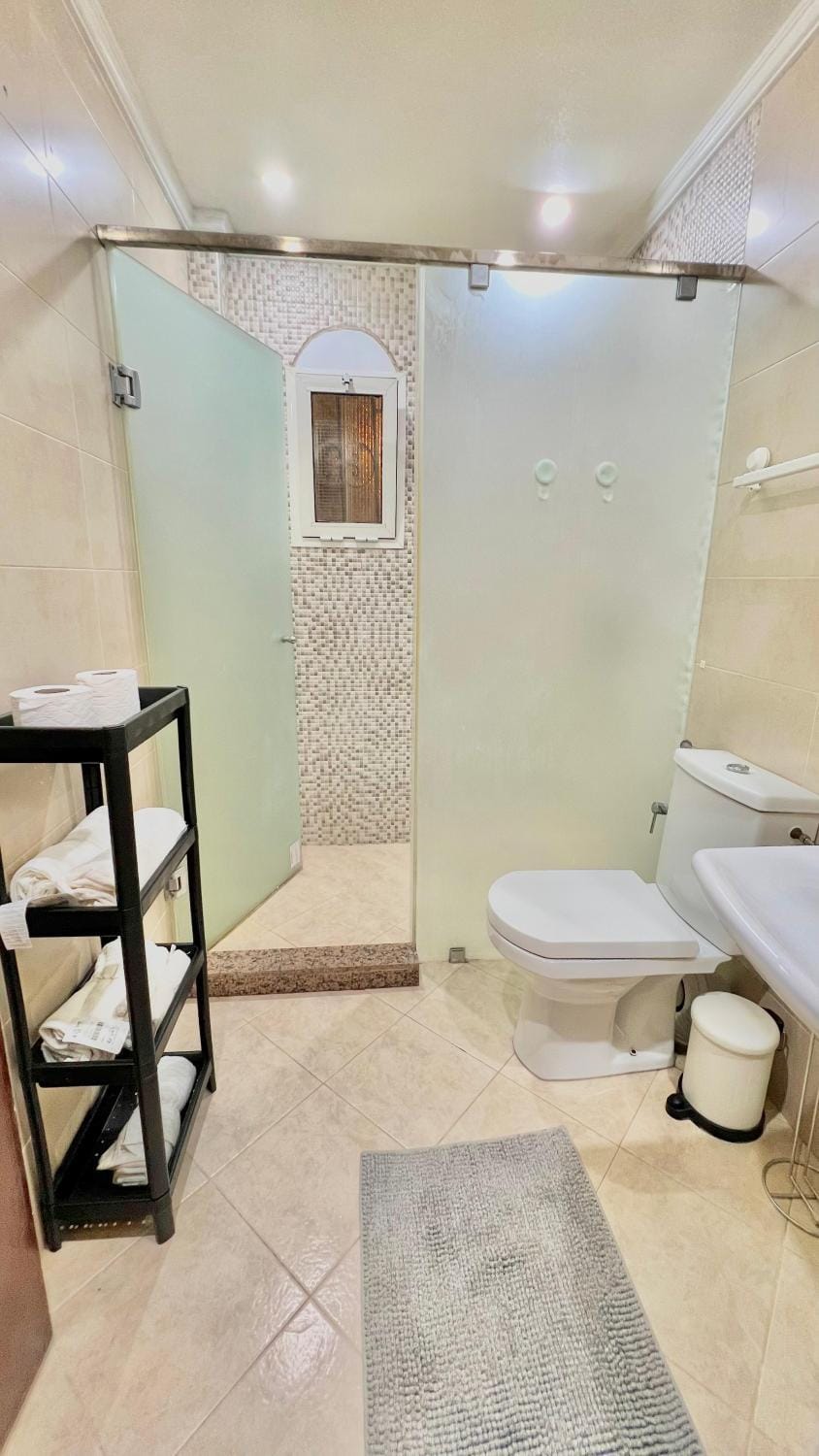 Shower, Toilet, Bathroom, bidet