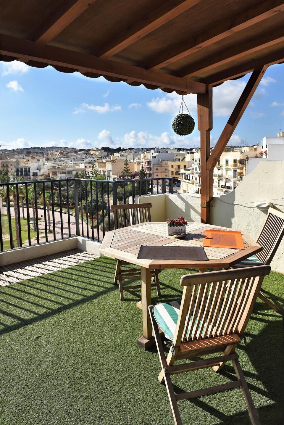 BBQ facilities, Coffee/tea facilities, Balcony/Terrace, Dining area