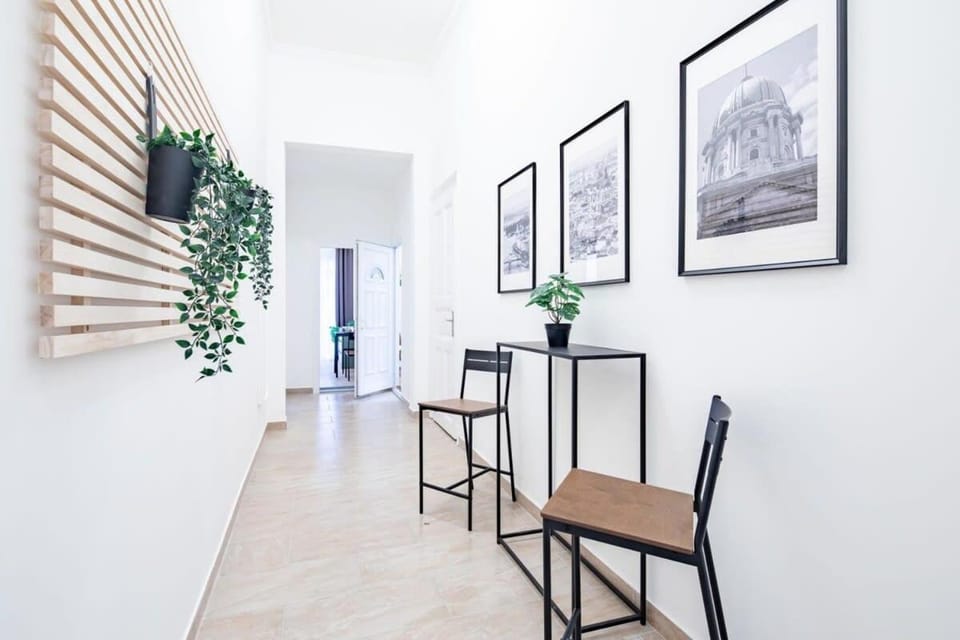 Central - NEW - Comfy AC Studio Apartment in Budapest