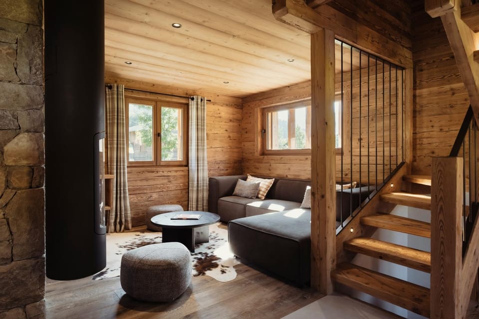Communal lounge/ TV room, Living room, Seating area