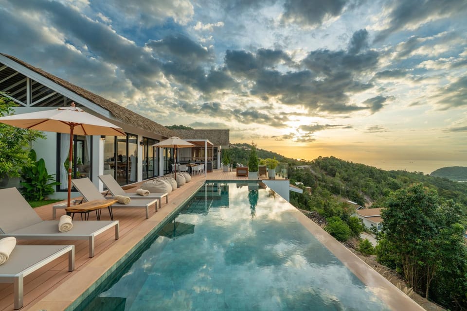 Patio, Natural landscape, View (from property/room), Balcony/Terrace, Mountain view, Pool view, Sea view, Swimming pool, Sunset, sunbed