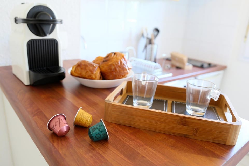 Coffee/tea facilities, Food and drinks