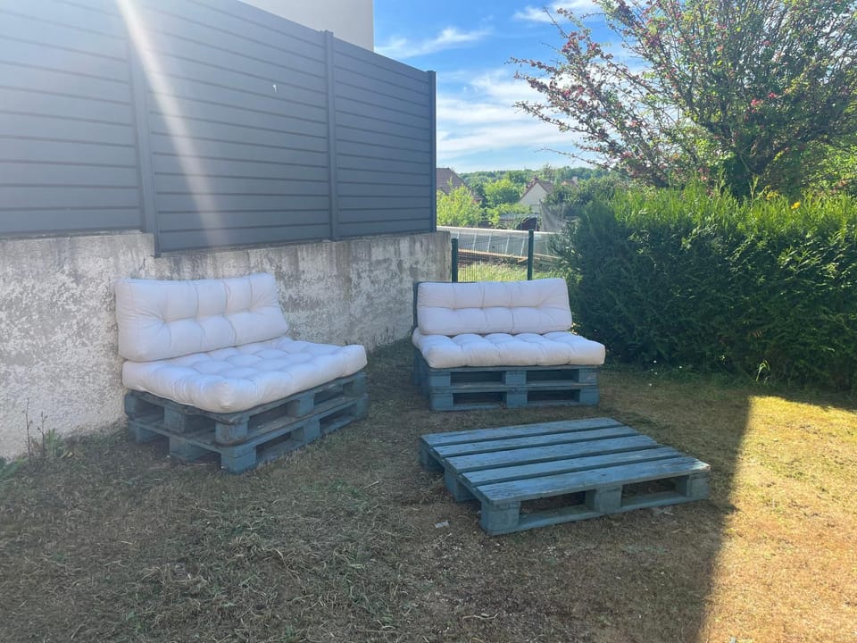 Maison 3 chambres, 2 sdb avec jardin Connerré Apartment in Pays de la Loire