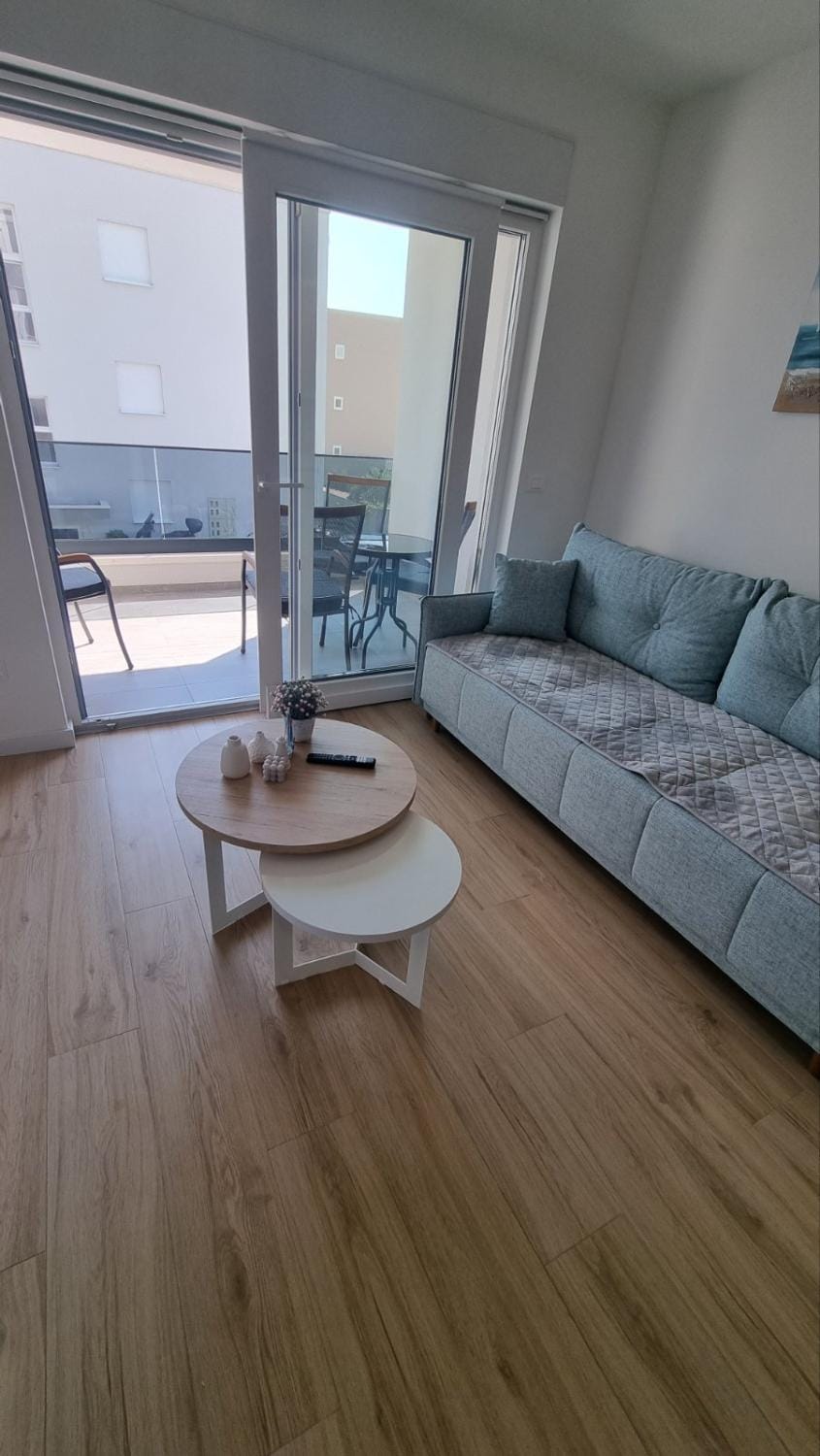 1 bedroom apartment in Makarska with free parking and secured parking on beach Apartment in Makarska