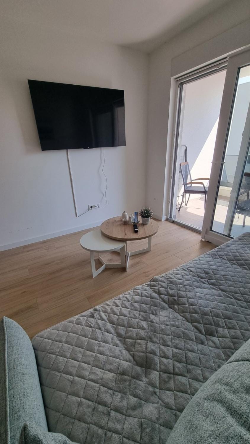 1 bedroom apartment in Makarska with free parking and secured parking on beach Apartment in Makarska