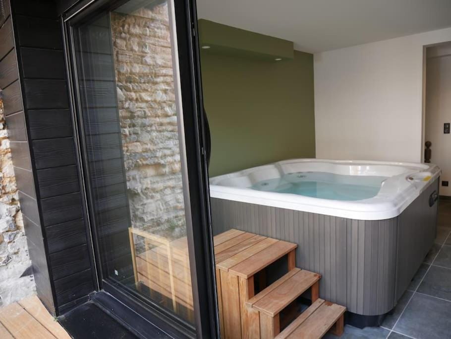 Détente parfaite Gîte Le Centre Jacuzzi Sauna Apartment in Hauts-de-France