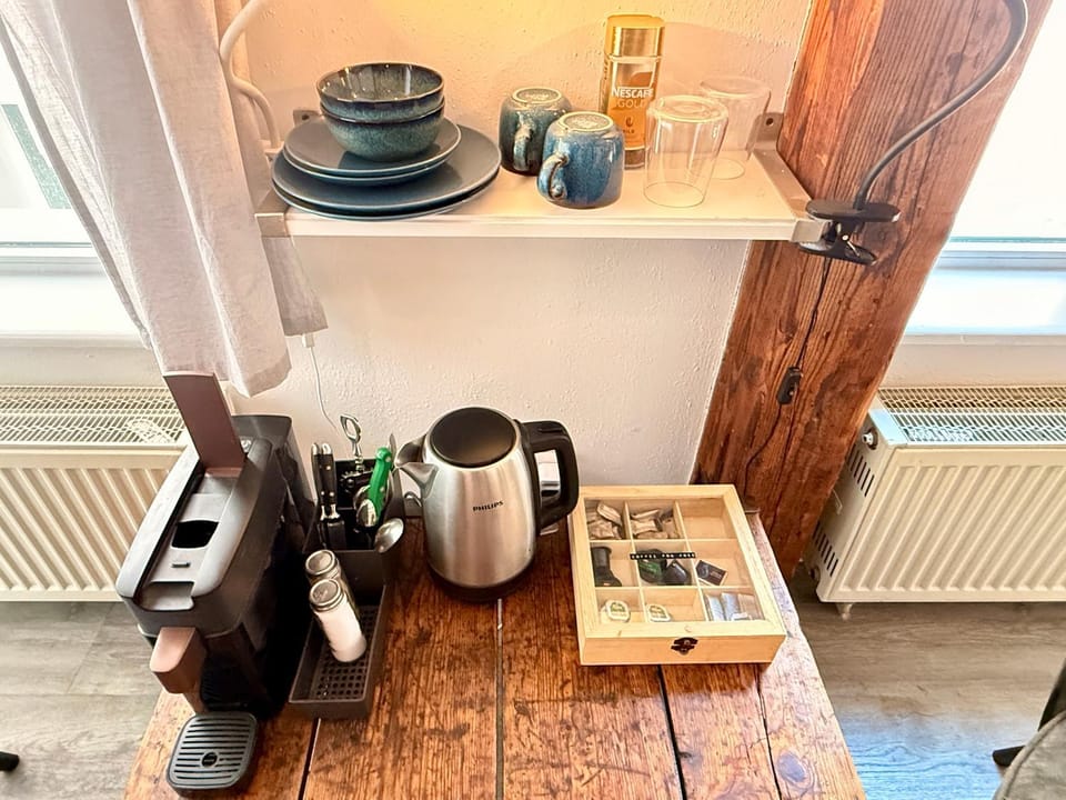 Coffee/tea facilities, Decorative detail