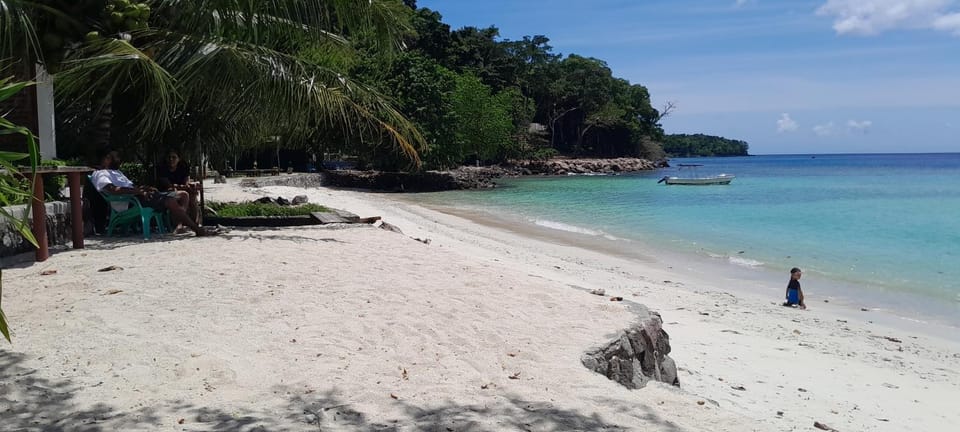 Apollo Bungalows Bed and Breakfast in Indonesia