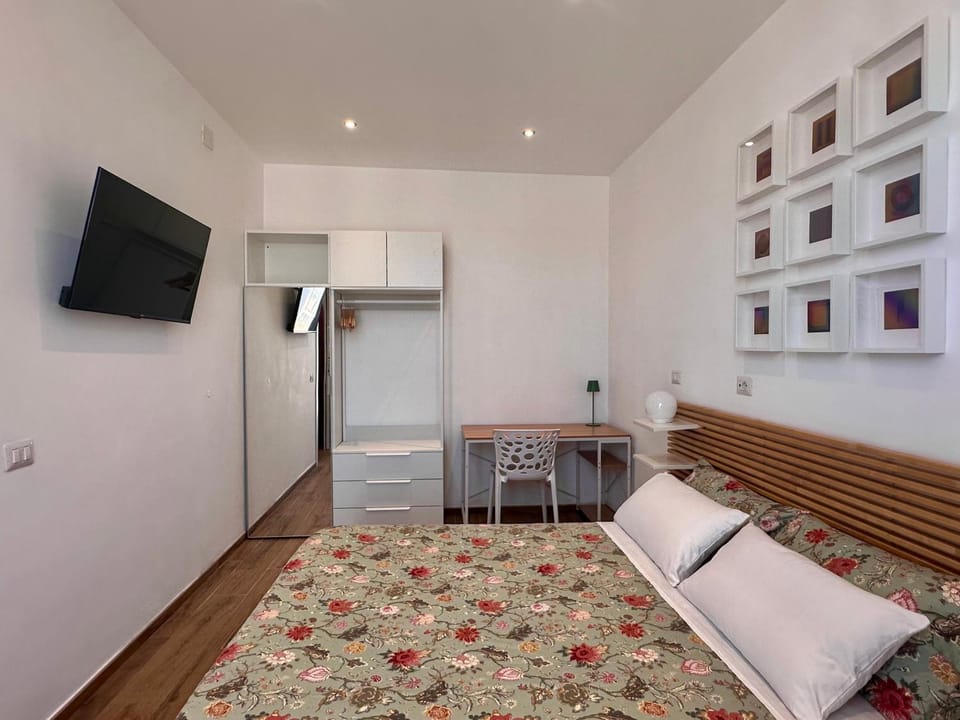 TV and multimedia, Bedroom, wardrobe