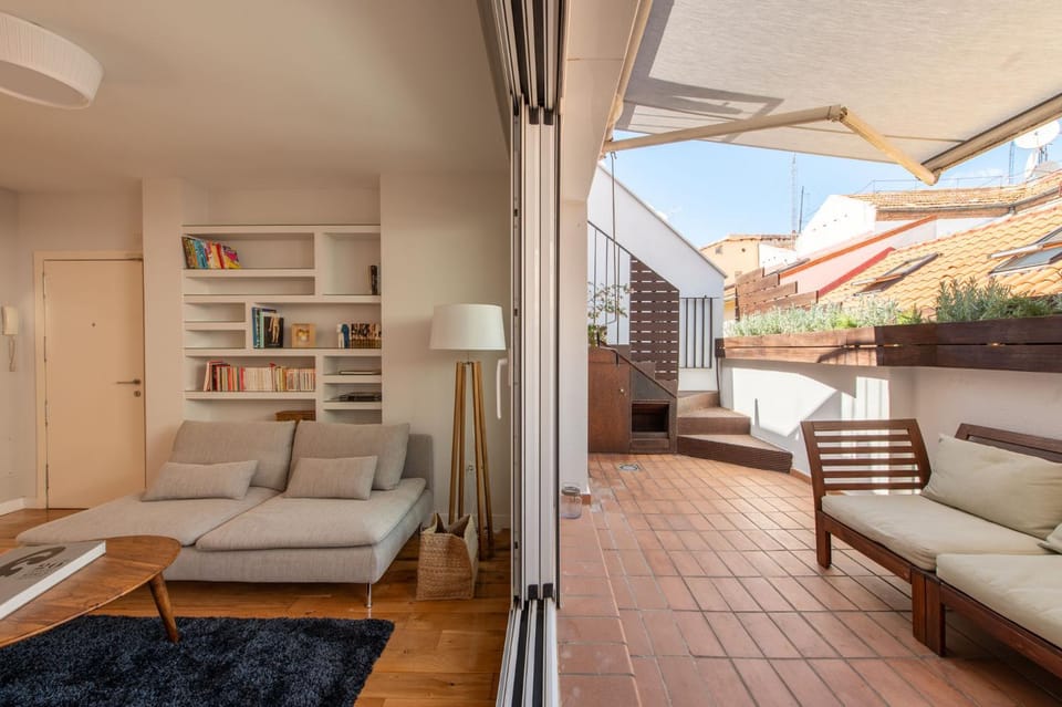 Patio, Living room