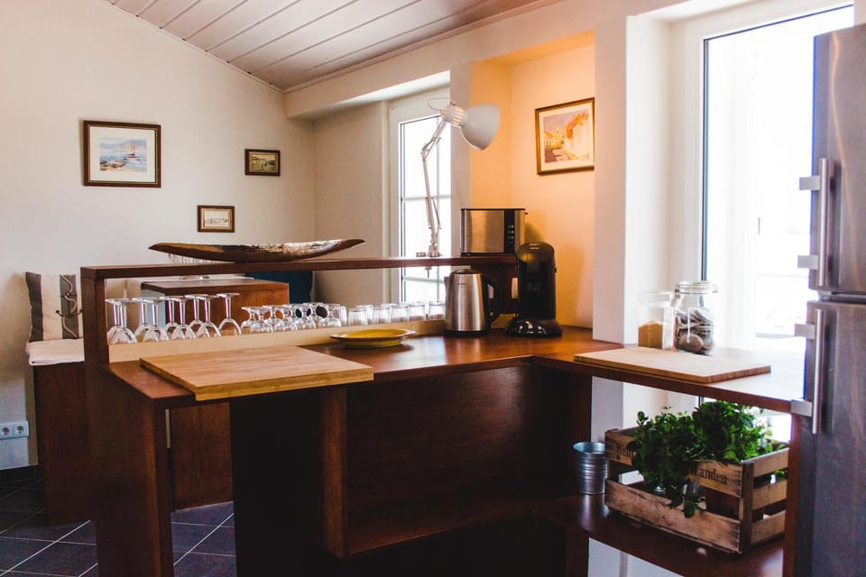 Kitchen or kitchenette, Communal kitchen