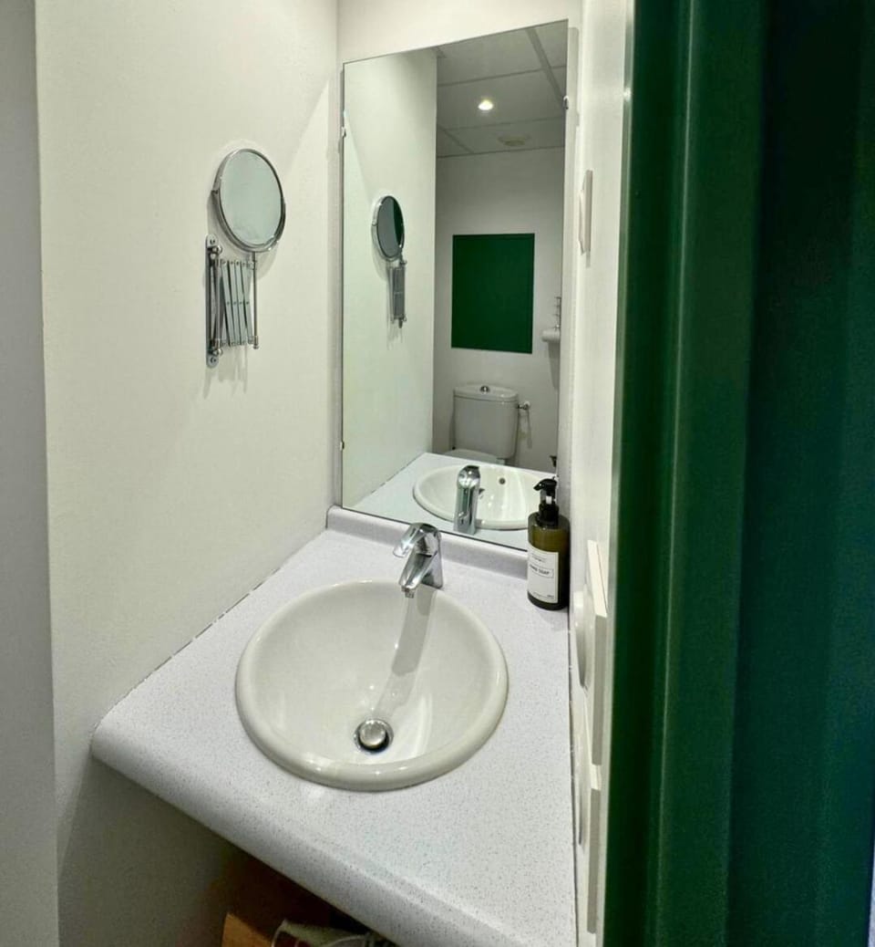 Oasis - Wifi, Clim, Vue, Équipé Apartment in Lourdes