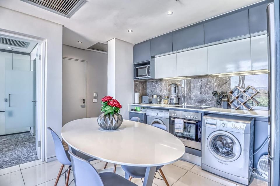 The Capital on the Park-Luxurious 8th Floor Sandton Apartment Apartment in Sandton