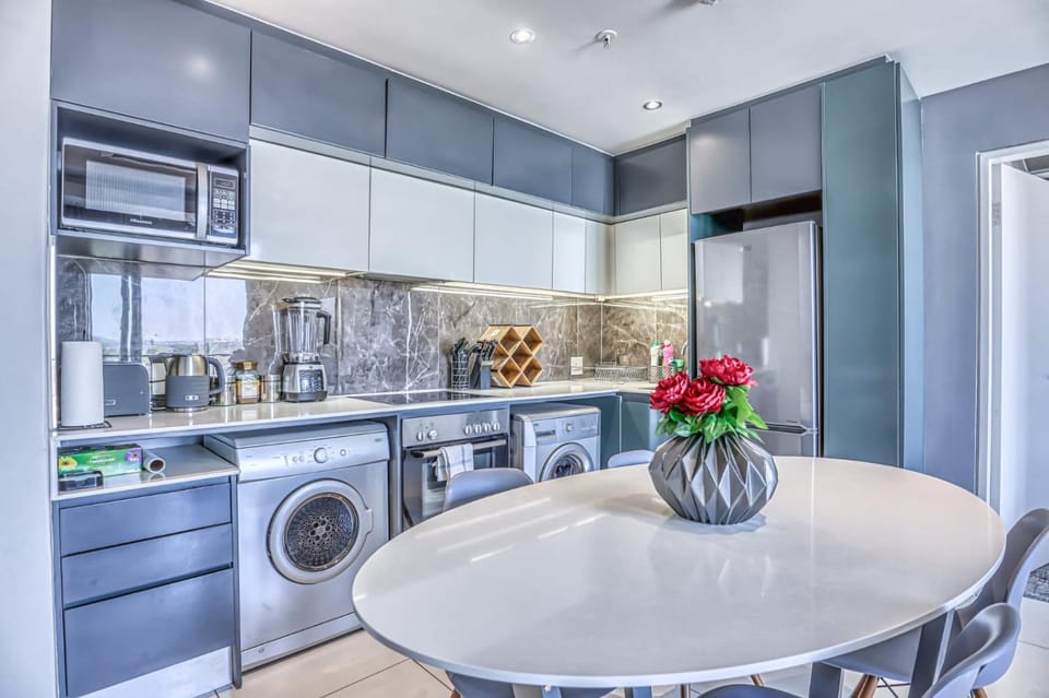 The Capital on the Park-Luxurious 8th Floor Sandton Apartment Apartment in Sandton