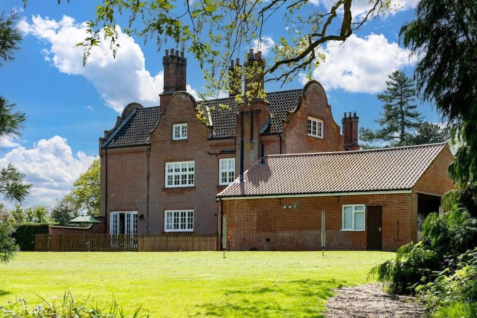 Middle Wing - Norfolk Cottage Agency Apartment in North Norfolk District
