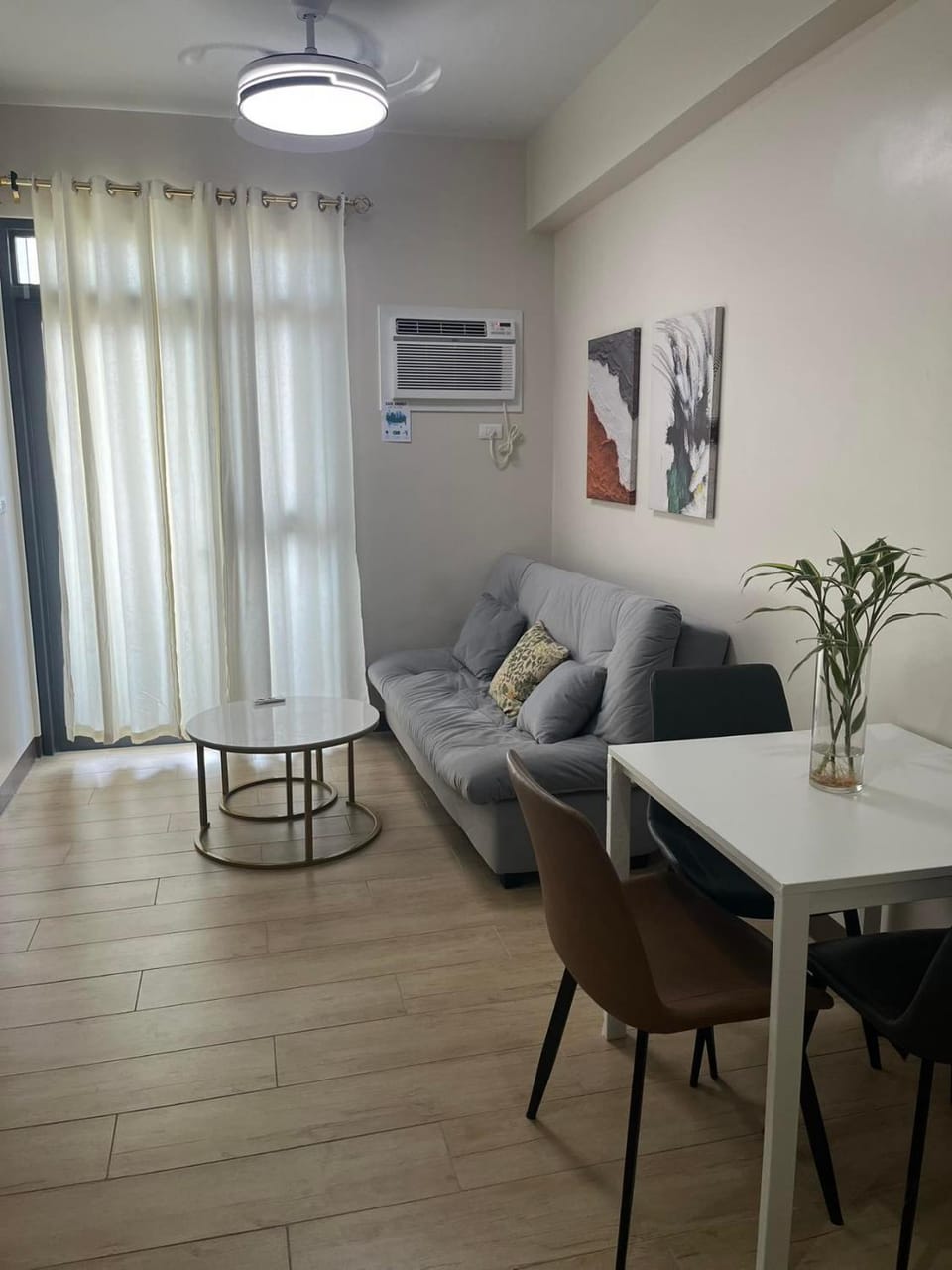 Seating area, air conditioner