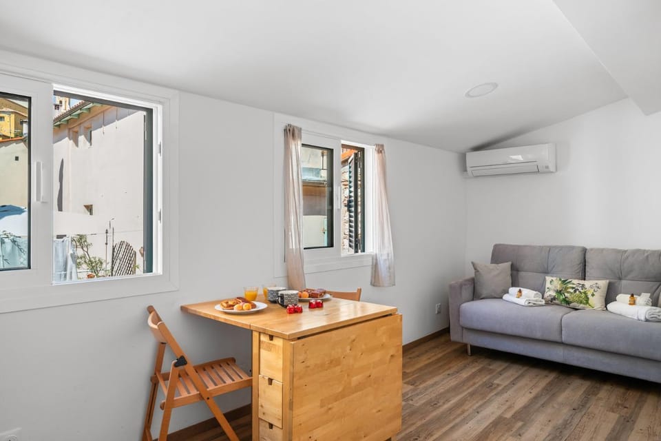 CIAPETTA Hyper centre vieille ville clim plage wifi Apartment in Menton