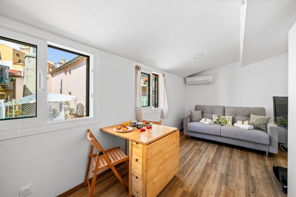 CIAPETTA centre vieille ville clim plage House in Menton
