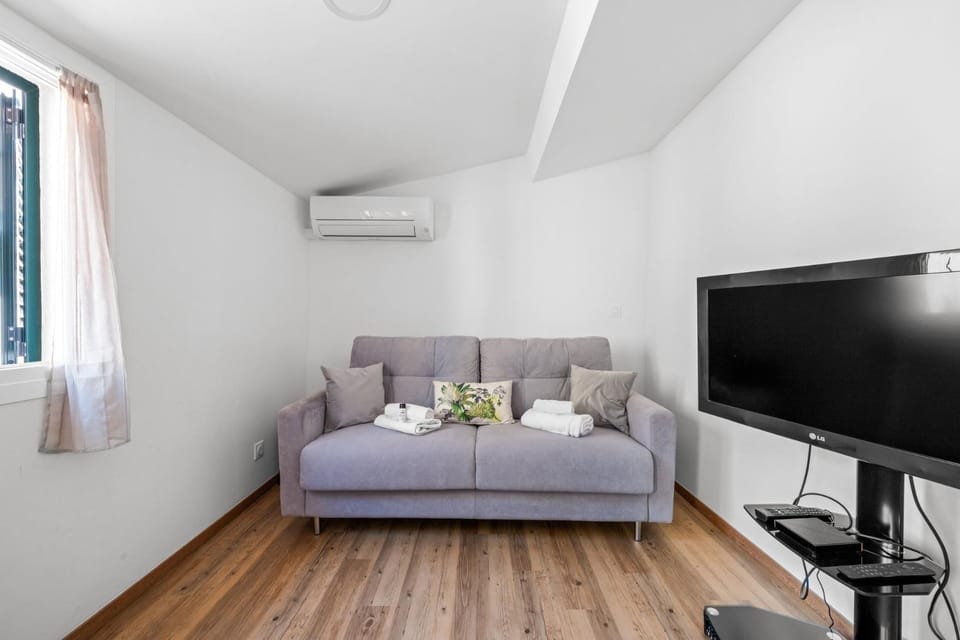 CIAPETTA centre vieille ville clim plage House in Menton