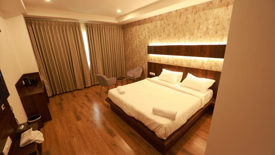Bed, Photo of the whole room, Bedroom