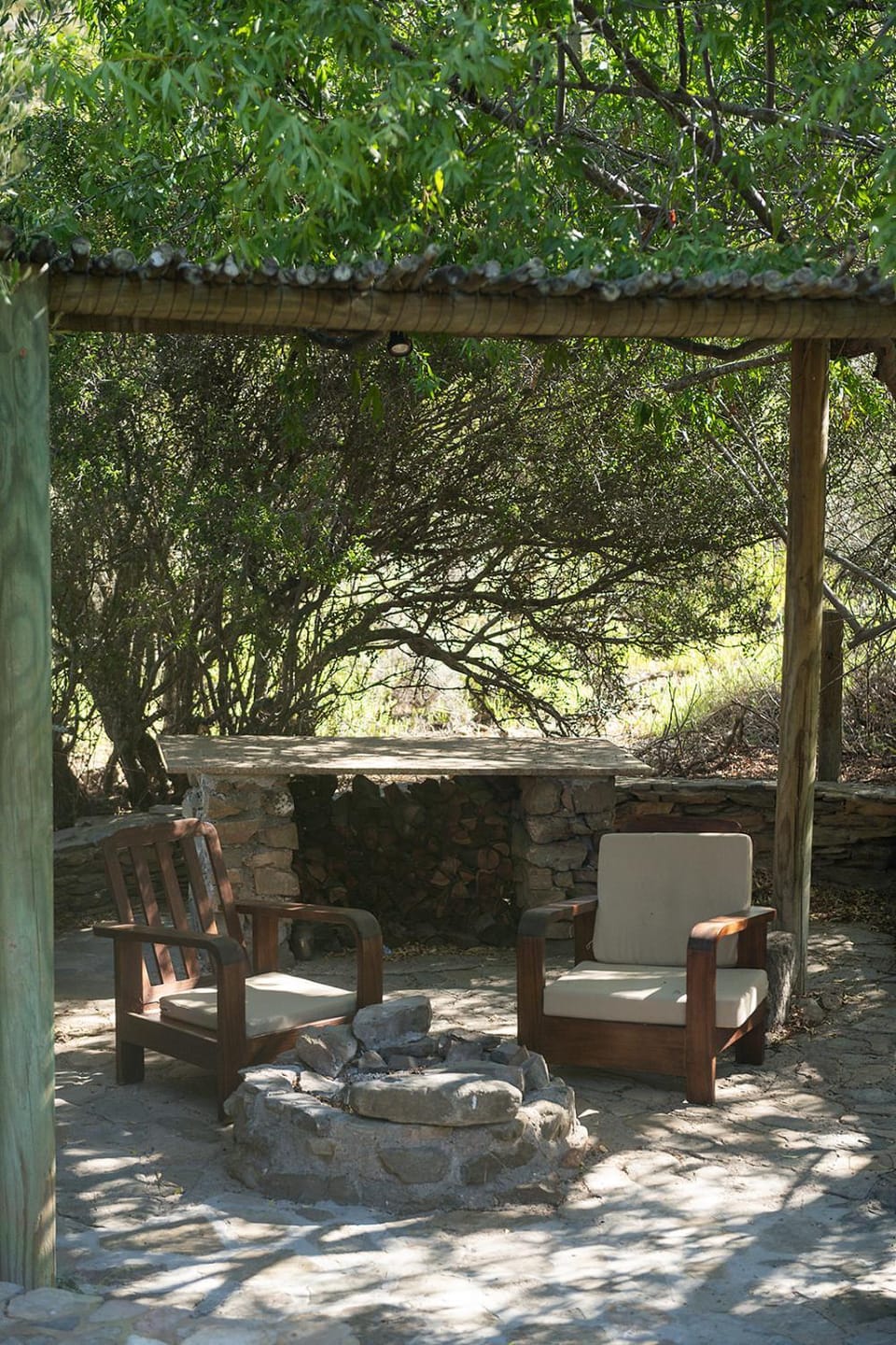 Garden, Food and drinks, Seating area, Garden view