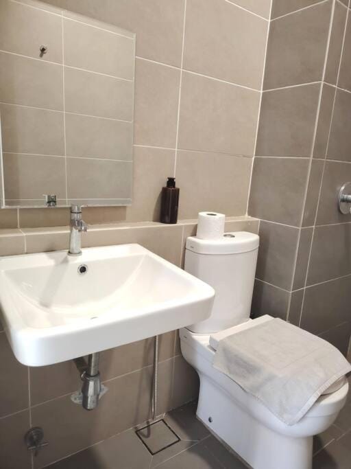 #T1-13A08 D'Pristine Family Netflix 100mbps bySTAY Apartment in Johor
