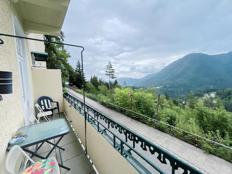 Balcony/Terrace, Mountain view