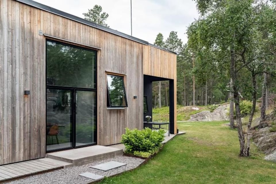 Exklusiv villa med pool & fri havsutsikt Villa in Stockholm County