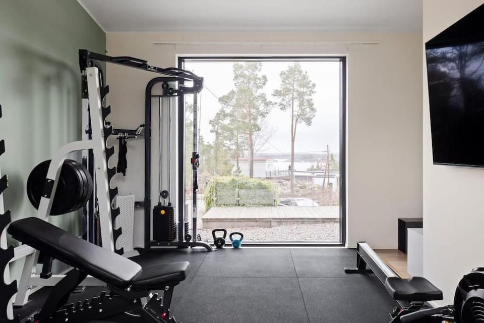 Exklusiv villa med pool & fri havsutsikt Villa in Stockholm County