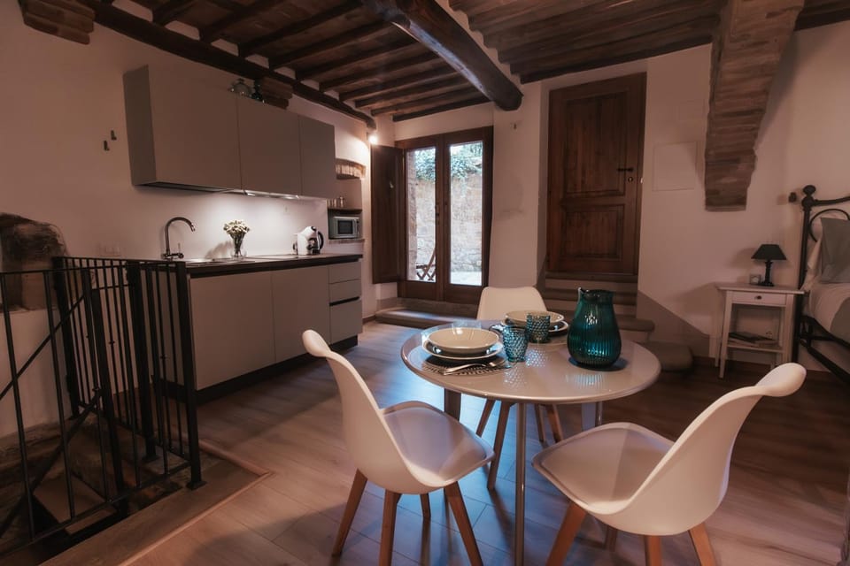 Kitchen or kitchenette, Dining area, City view