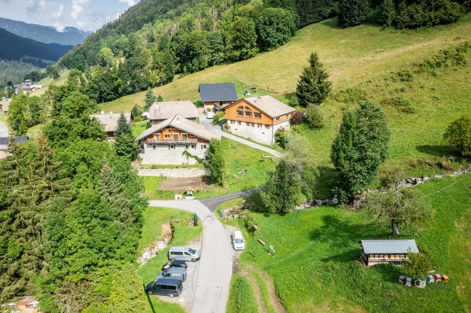 Property building, Neighbourhood, Natural landscape, Bird's eye view, Mountain view