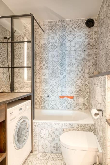 Seaside Haven for 6 with Parking in Knokke Apartment in Knokke-Heist