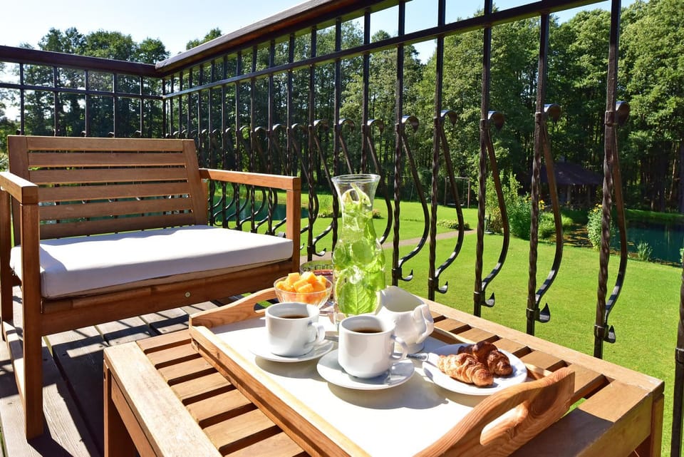 Patio, Natural landscape, Garden, View (from property/room), Food, Garden view, Breakfast