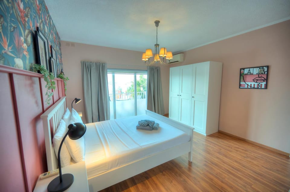 Stylish, large 3bedroom, seafront terrace GOSLM-13 Apartment in Sliema