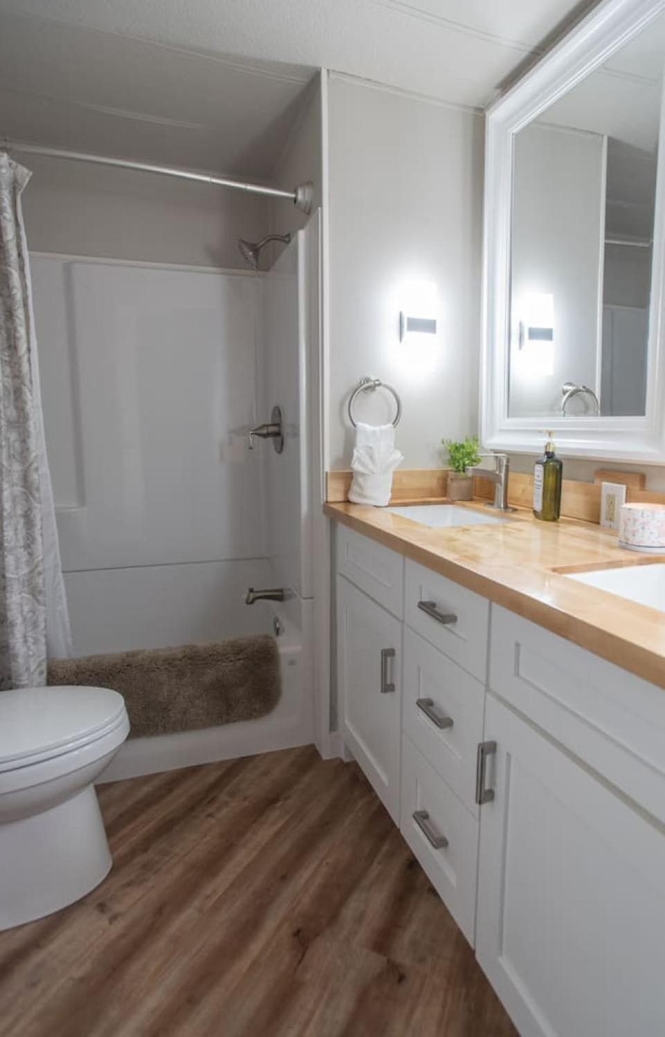 Cozy and Stylishly-Walk To The Beach - Sleeps 5 House in Grayland