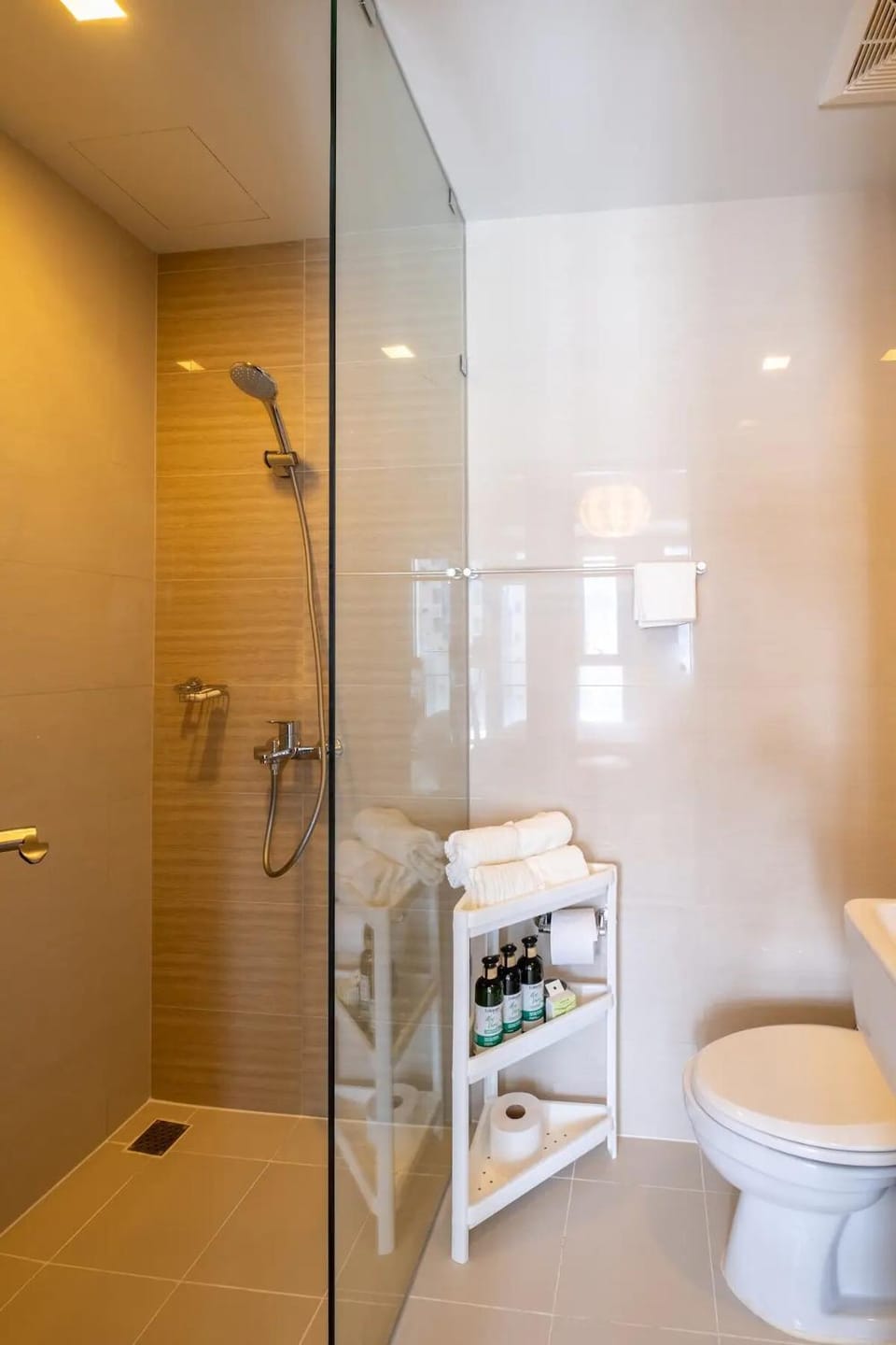 Uptown BGC Apartment in Makati